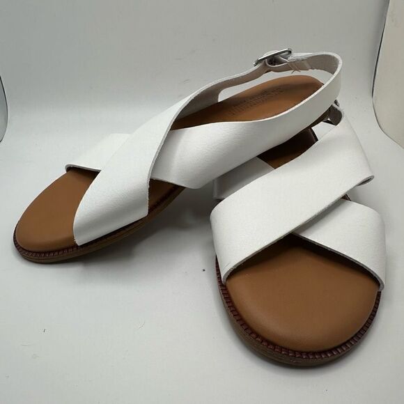 CUSHIONAIRE Women's cross band sandal +Memory Foam 7 WHITE - Picture 7 of 7